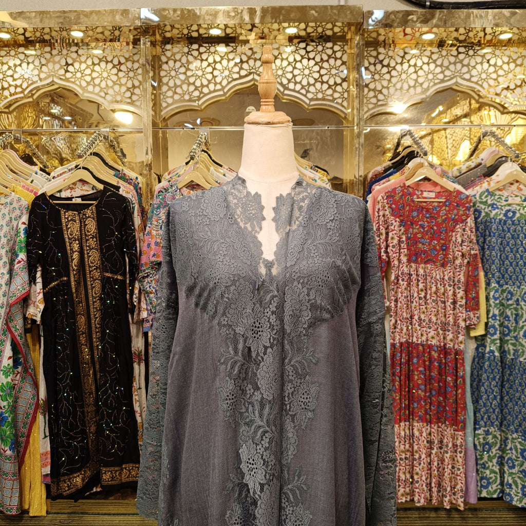 Kashmere Bisht With Sheila 57" Lenght