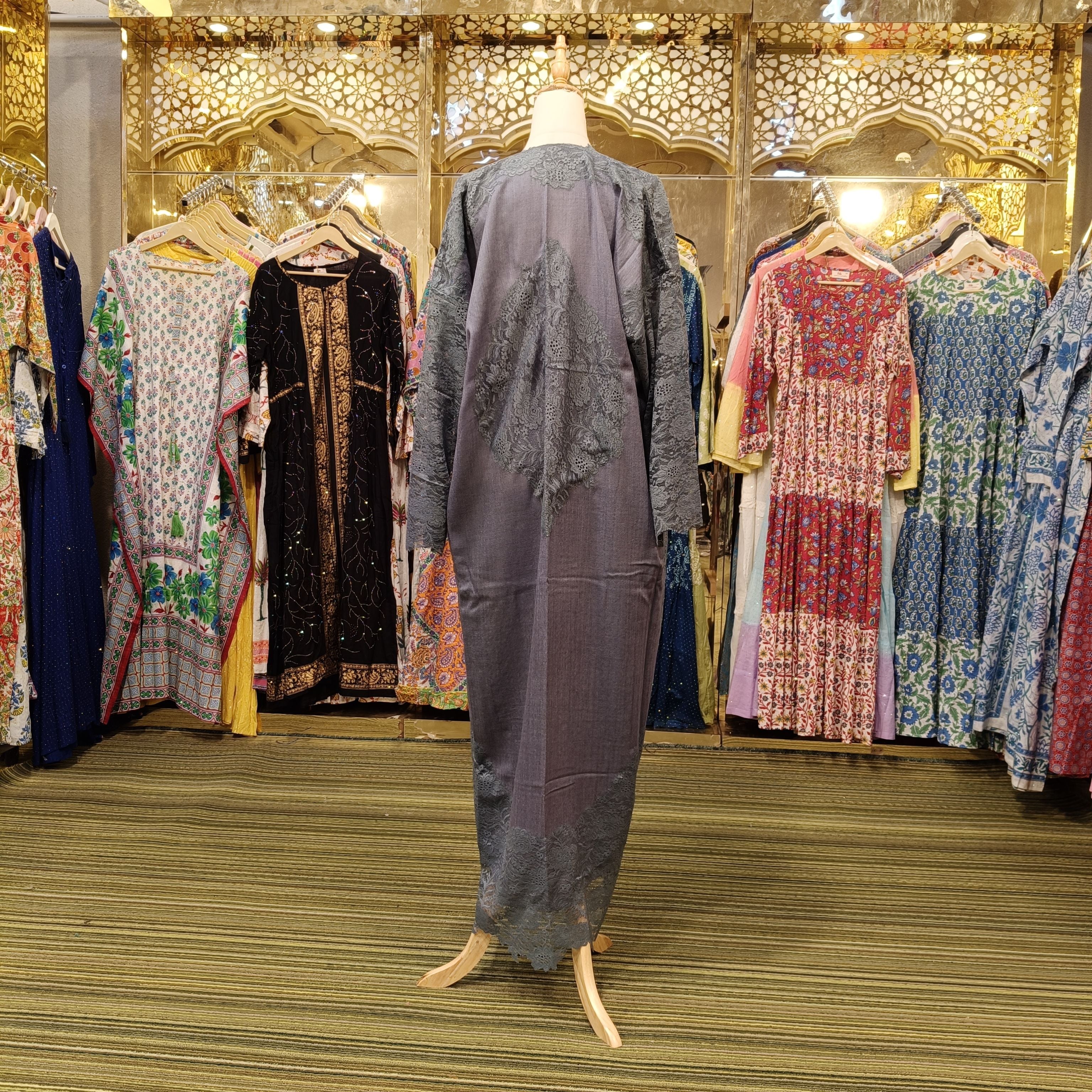 Kashmere Bisht With Sheila 57" Lenght