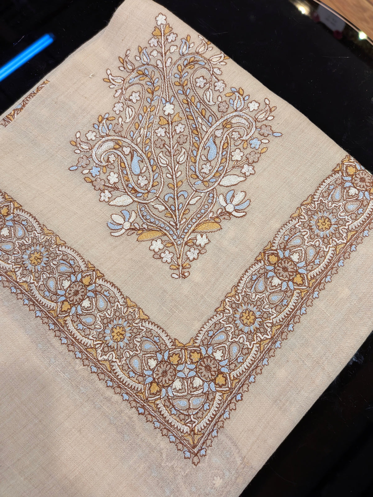 Premium Kashmir Ghutra Shawl –Fine Embroidered Men’s Traditional Headwear