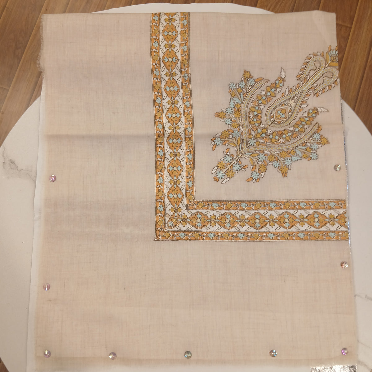 Premium Kashmir Ghutra Shawl –Fine Embroidered Men’s Traditional Headwear