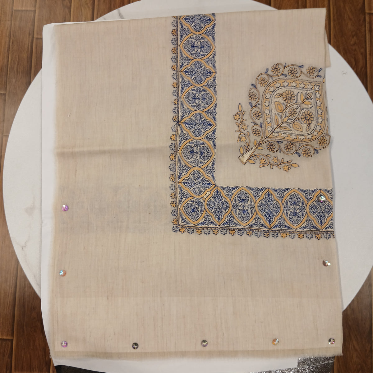 Premium Kashmir Ghutra Shawl –Fine Embroidered Men’s Traditional Headwear