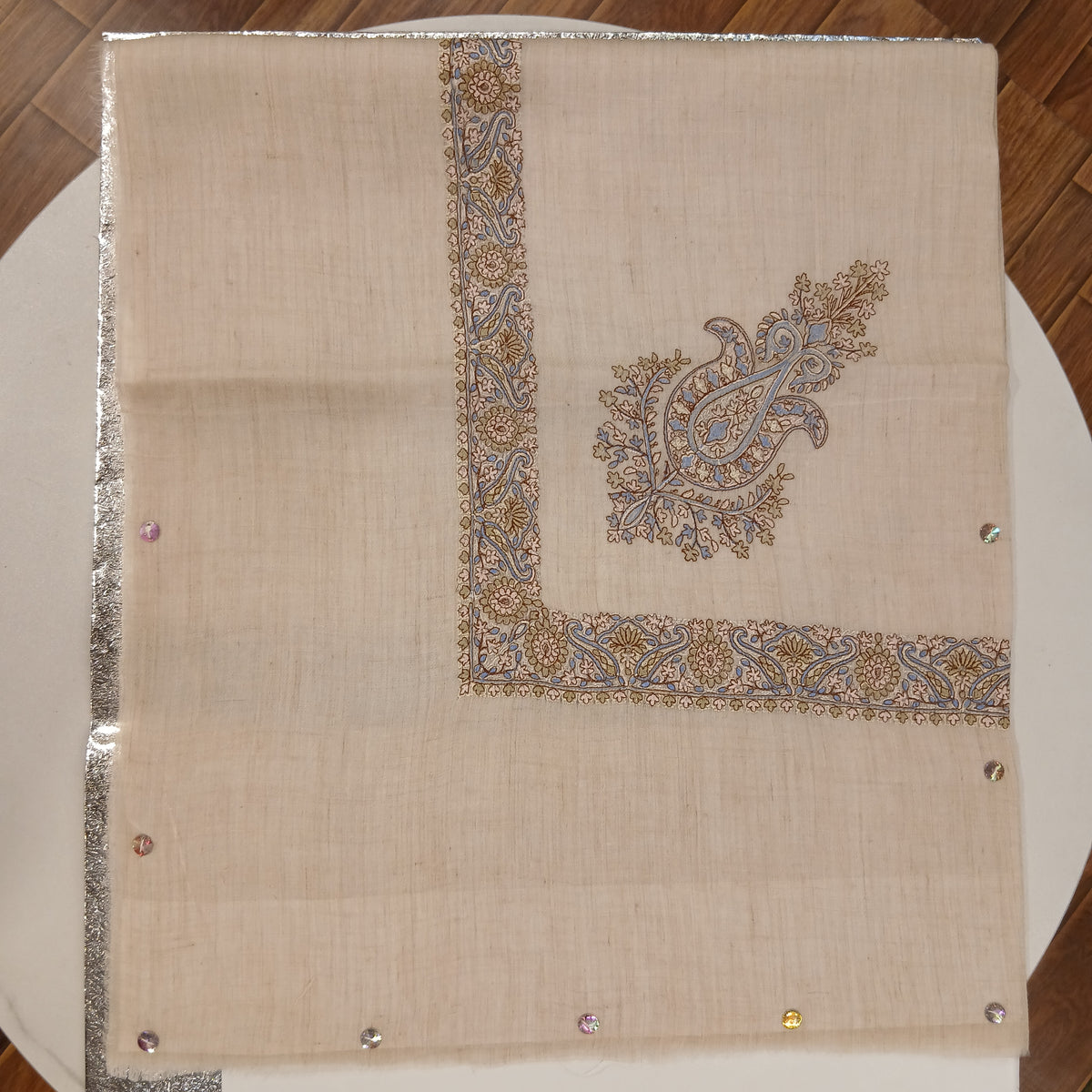 Premium Kashmir Ghutra Shawl –Fine Embroidered Men’s Traditional Headwear