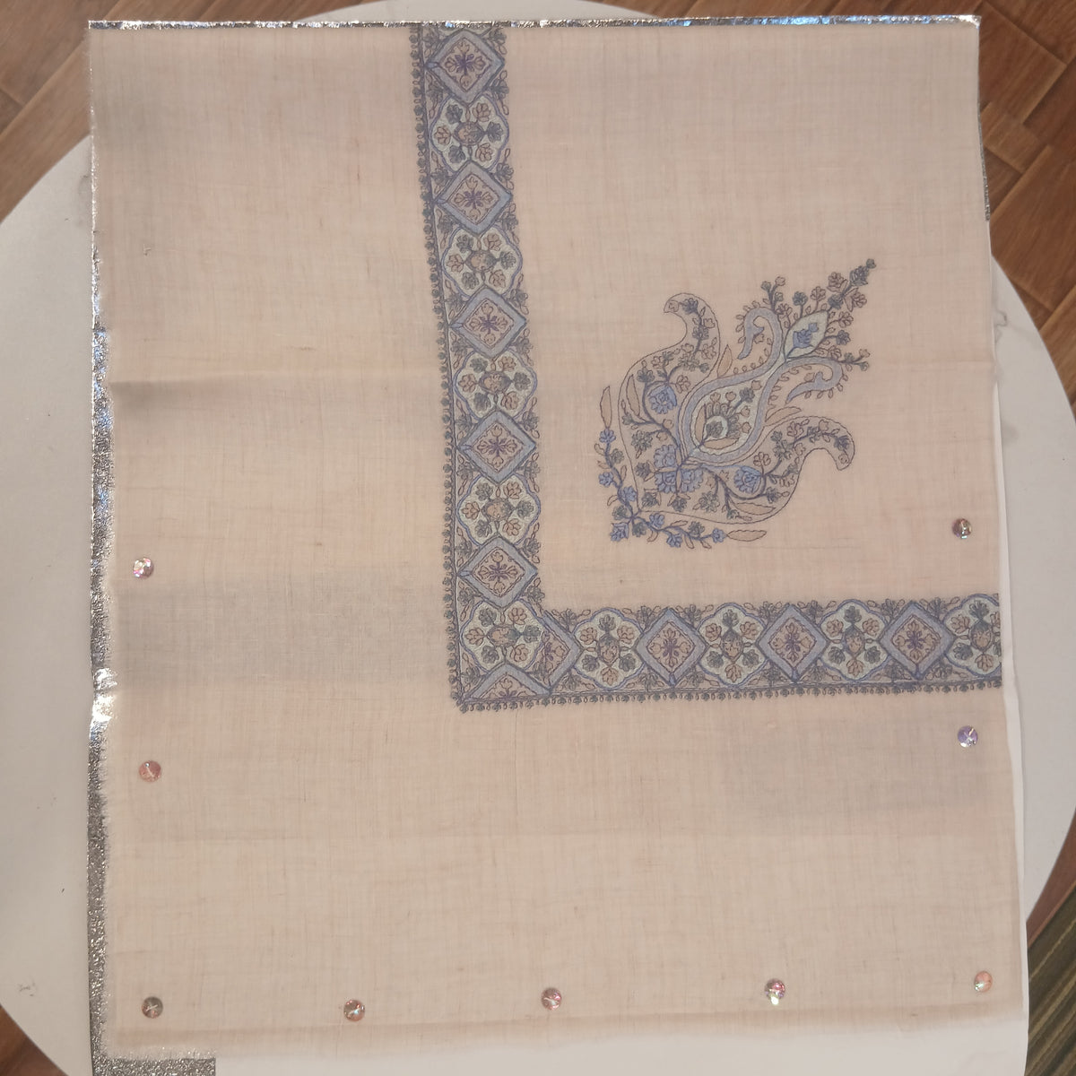 Premium Kashmir Ghutra Shawl –Fine Embroidered Men’s Traditional Headwear
