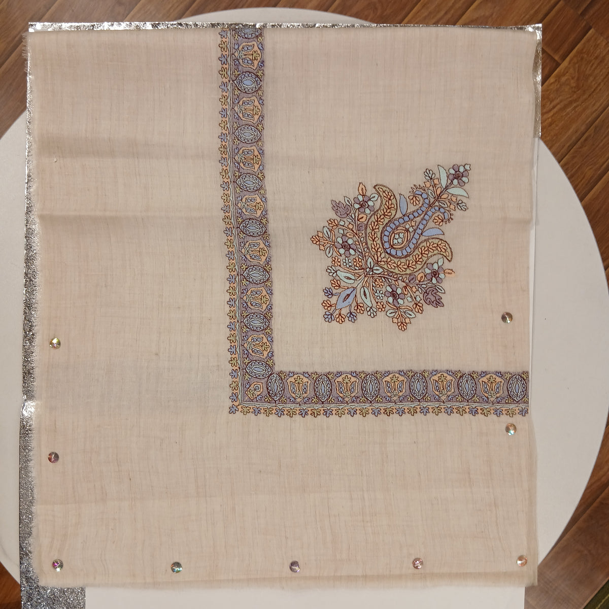 Premium Kashmir Ghutra Shawl –Fine Embroidered Men’s Traditional Headwear