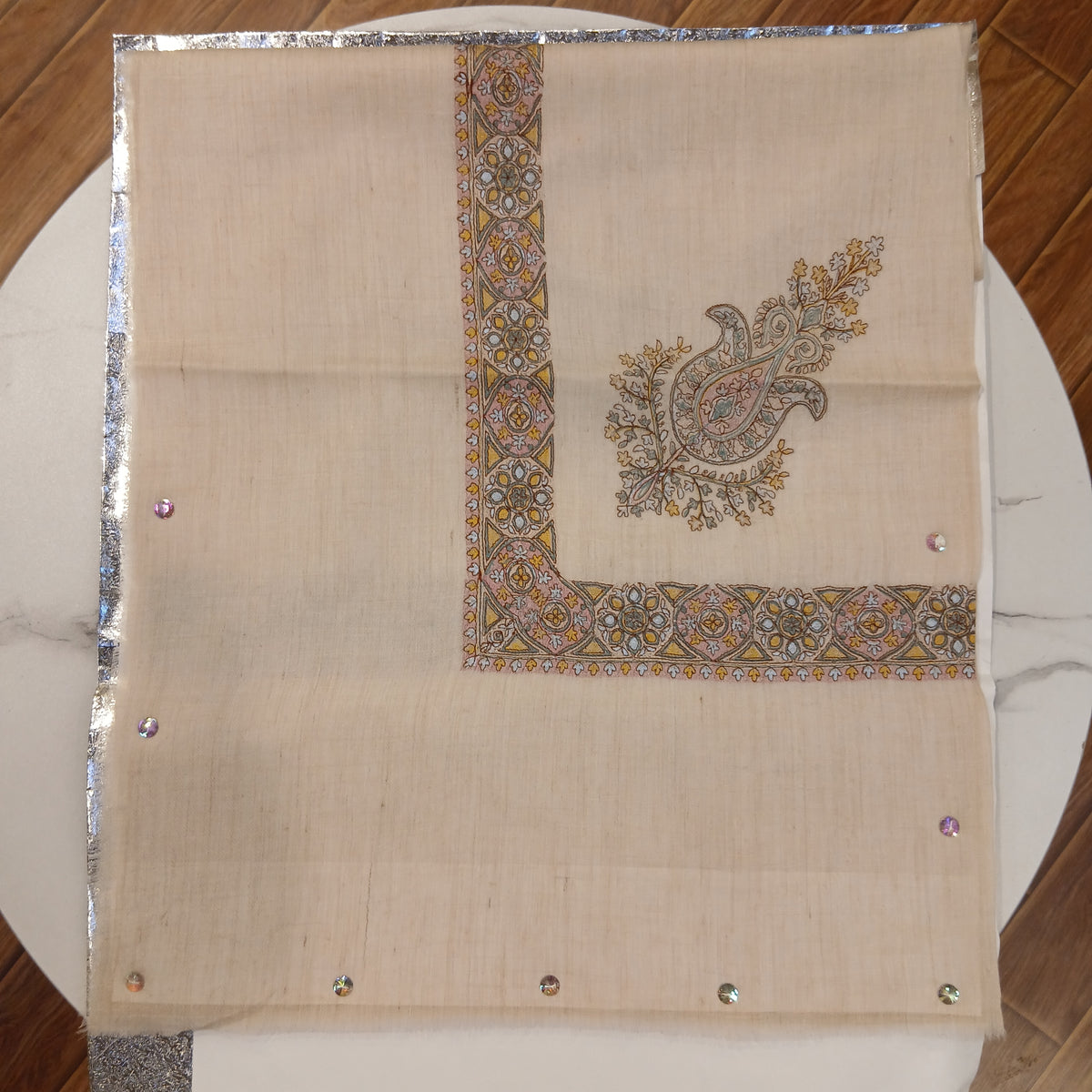 Premium Kashmir Ghutra Shawl –Fine Embroidered Men’s Traditional Headwear