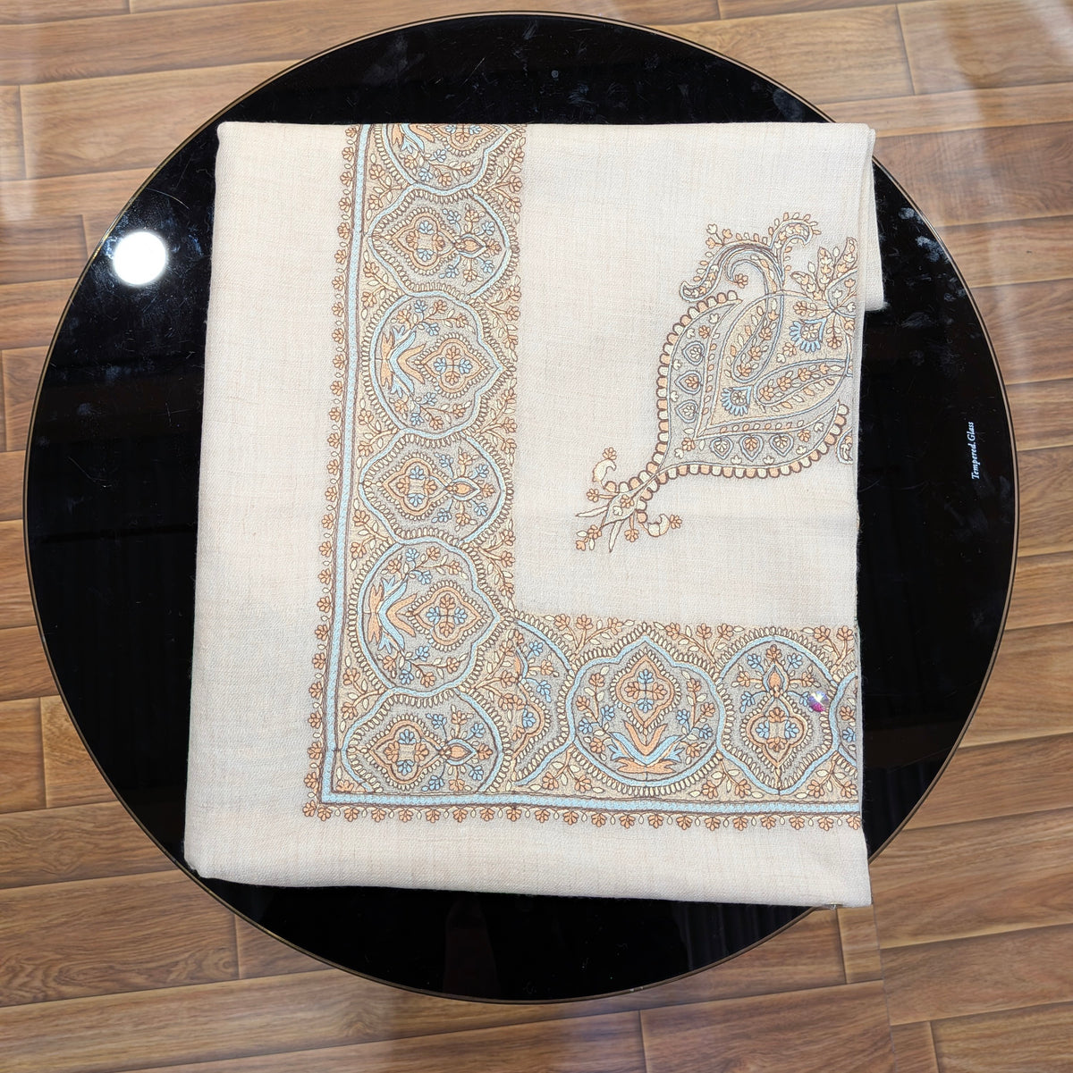 Premium Kashmir Ghutra Shawl – Fine Embroidered Men’s Traditional Headwear