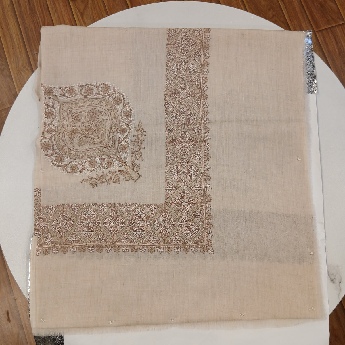 Premium Kashmir Ghutra Shawl –Fine Embroidered Men’s Traditional Headwear