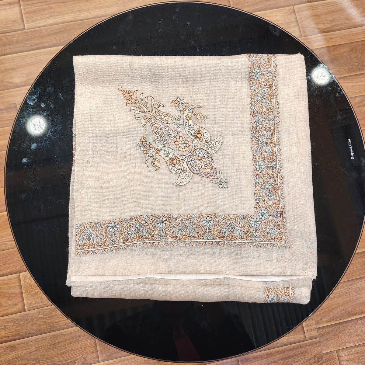 Premium Kashmir Ghutra Shawl – Fine Embroidered Men’s Traditional Headwear