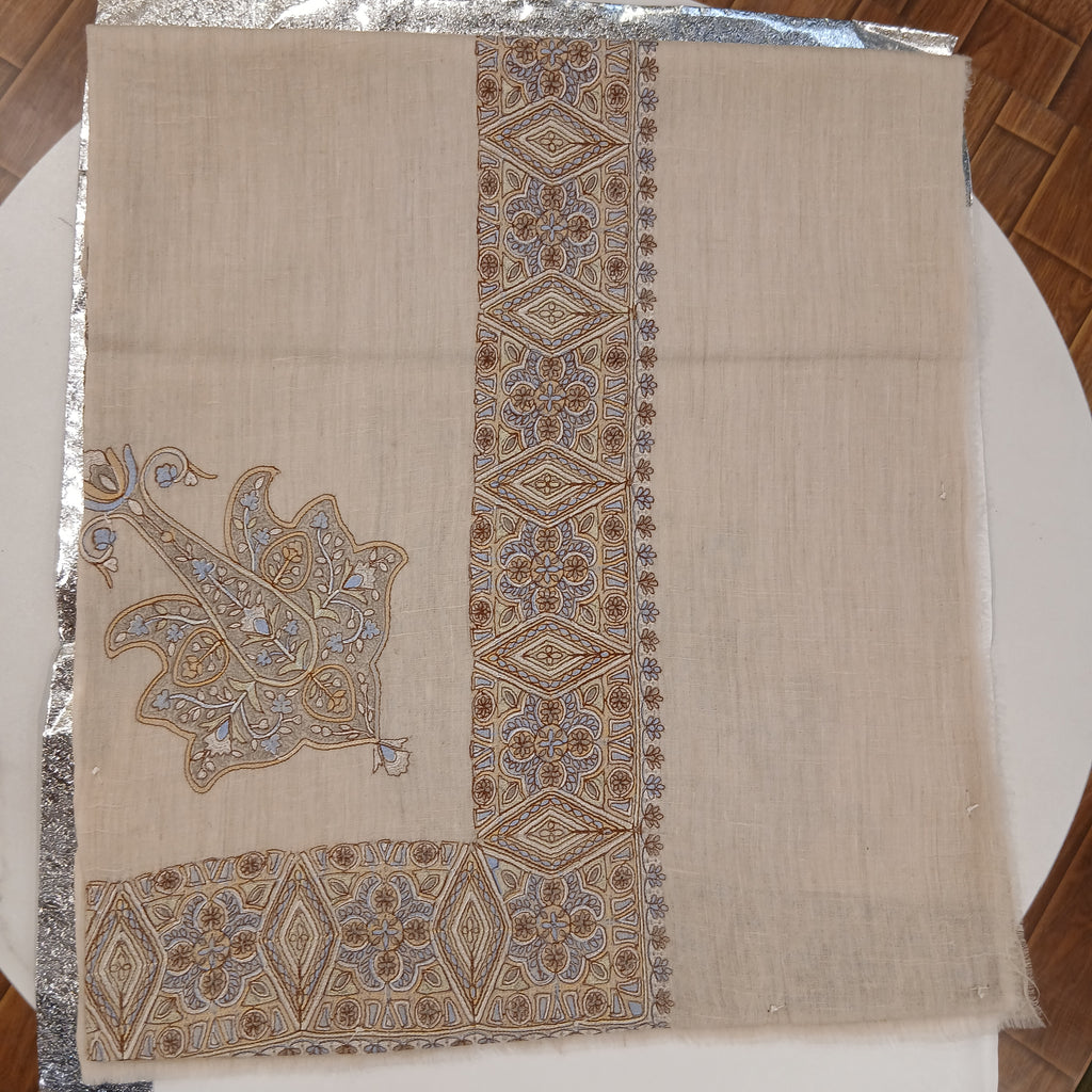 Premium Kashmir Ghutra Shawl –Fine Embroidered Men’s Traditional Headwear