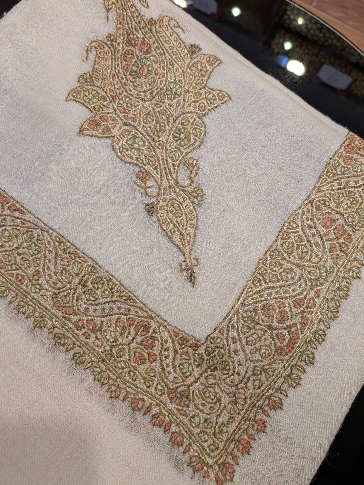 Luxury Kashmir Ghutra shawl-Hand Embroidered Men’s Headwear