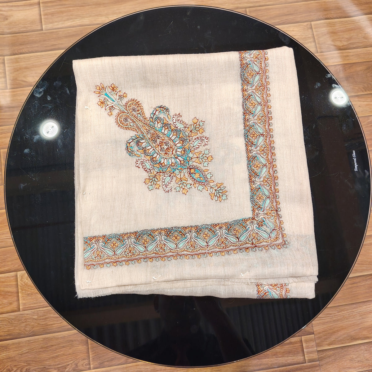 Premium Kashmir Ghutra Shawl – Fine Embroidered Men’s Traditional Headwear