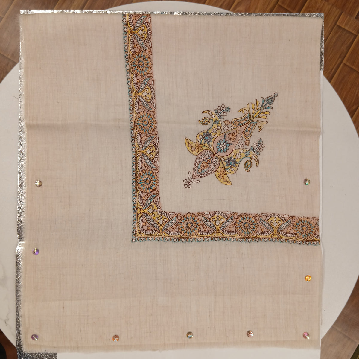Premium Kashmir Ghutra Shawl –Fine Embroidered Men’s Traditional Headwear
