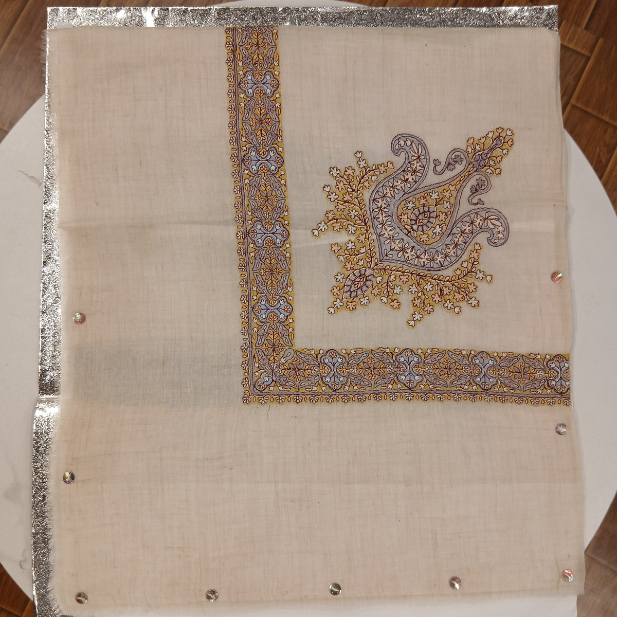 Premium Kashmir Ghutra Shawl –Fine Embroidered Men’s Traditional Headwear