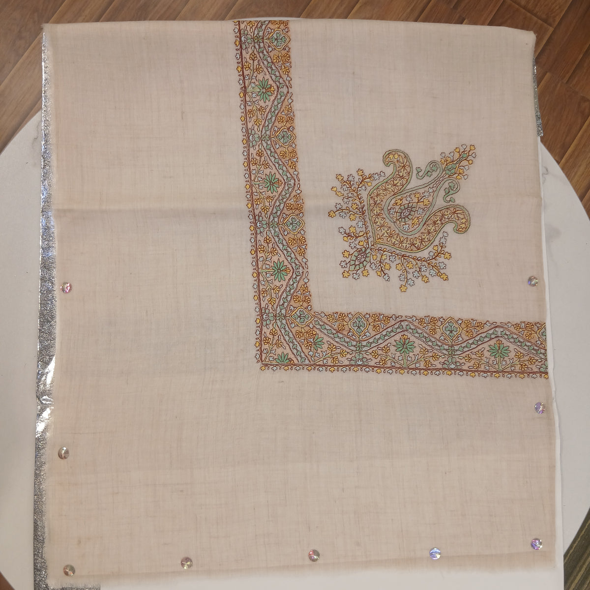 Premium Kashmir Ghutra Shawl –Fine Embroidered Men’s Traditional Headwear