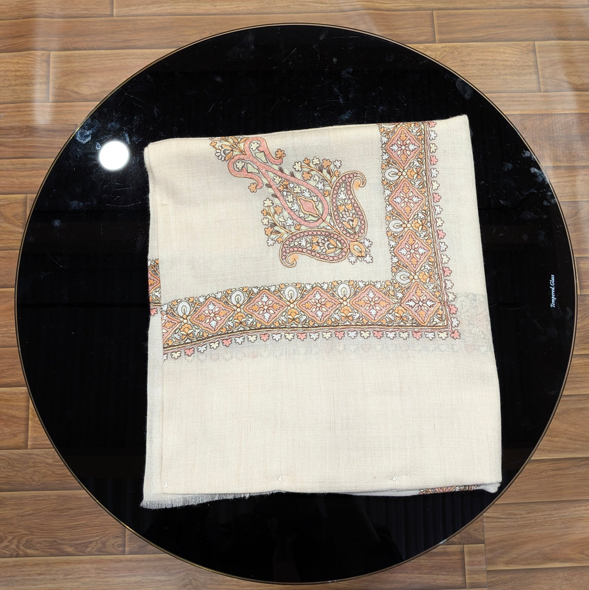 Premium Kashmir Ghutra Shawl – Fine Embroidered Men’s Traditional Headwear