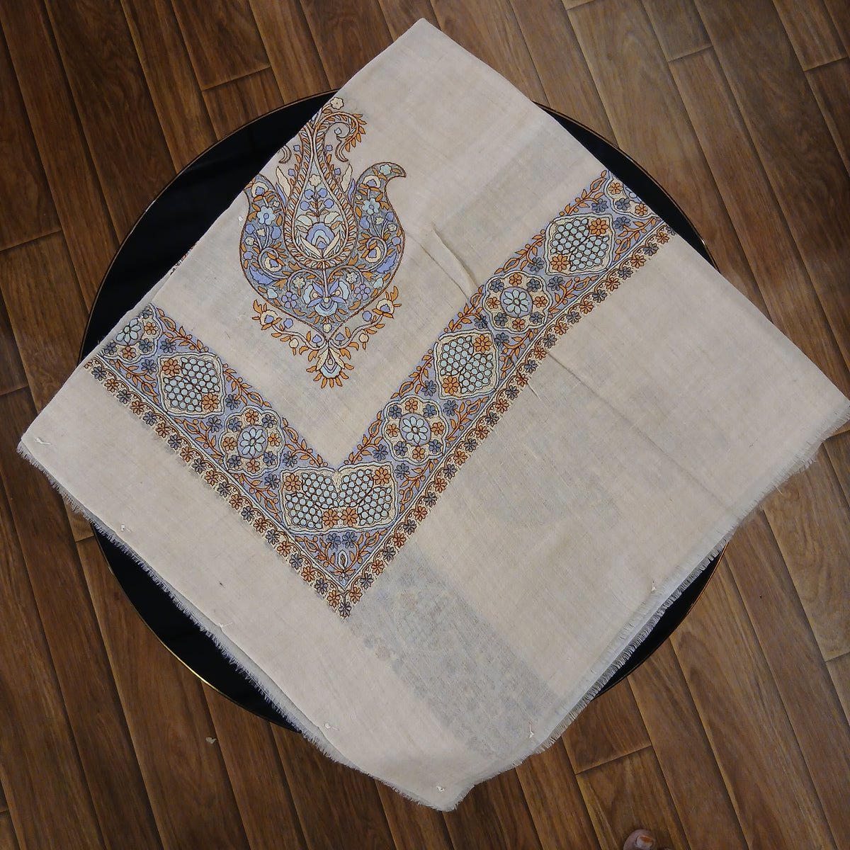 Premium Kashmir Ghutra Shawl –Fine Embroidered Men’s Traditional Headwear