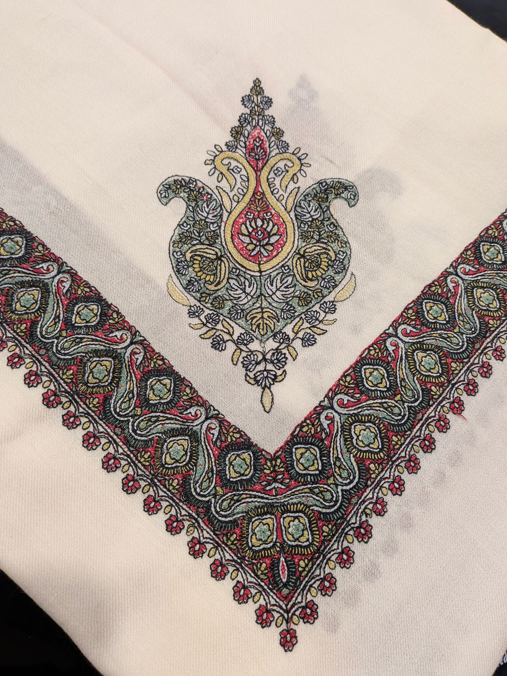 Luxury Kashmir Ghutra shawl-Hand Embroidered Men’s Headwear