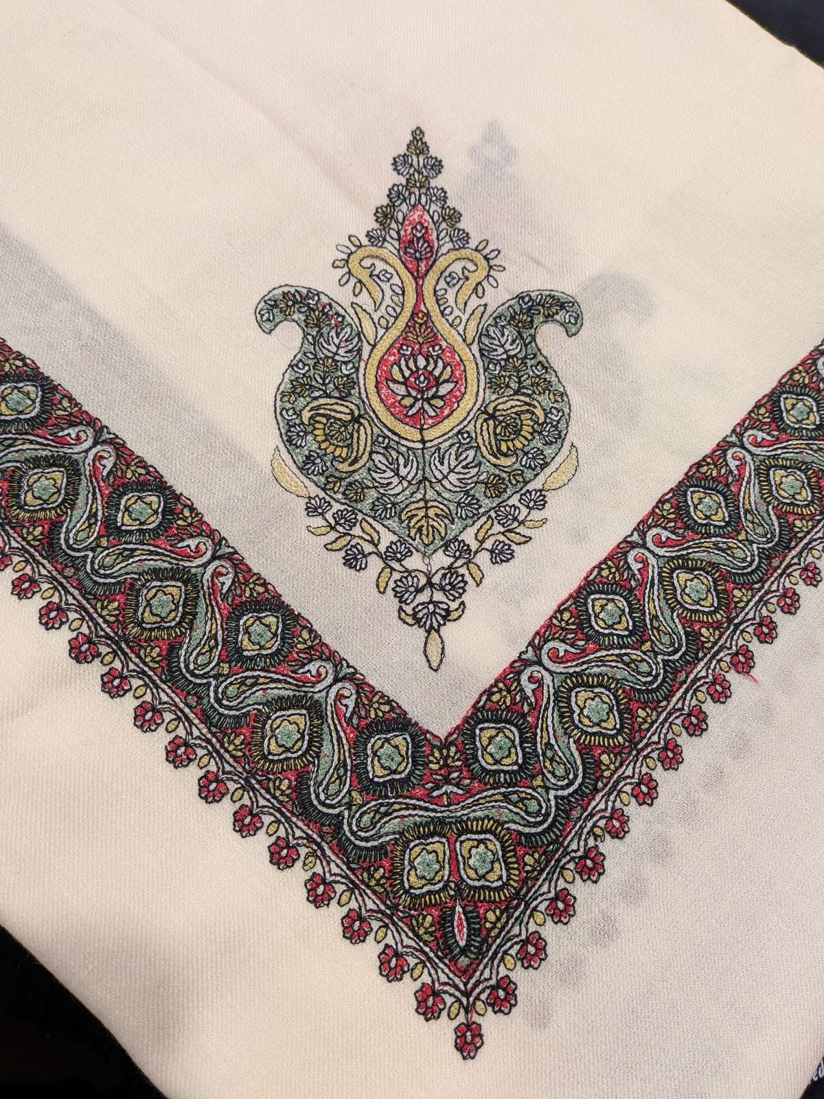 Luxury Kashmir Ghutra shawl-Hand Embroidered Men’s Headwear
