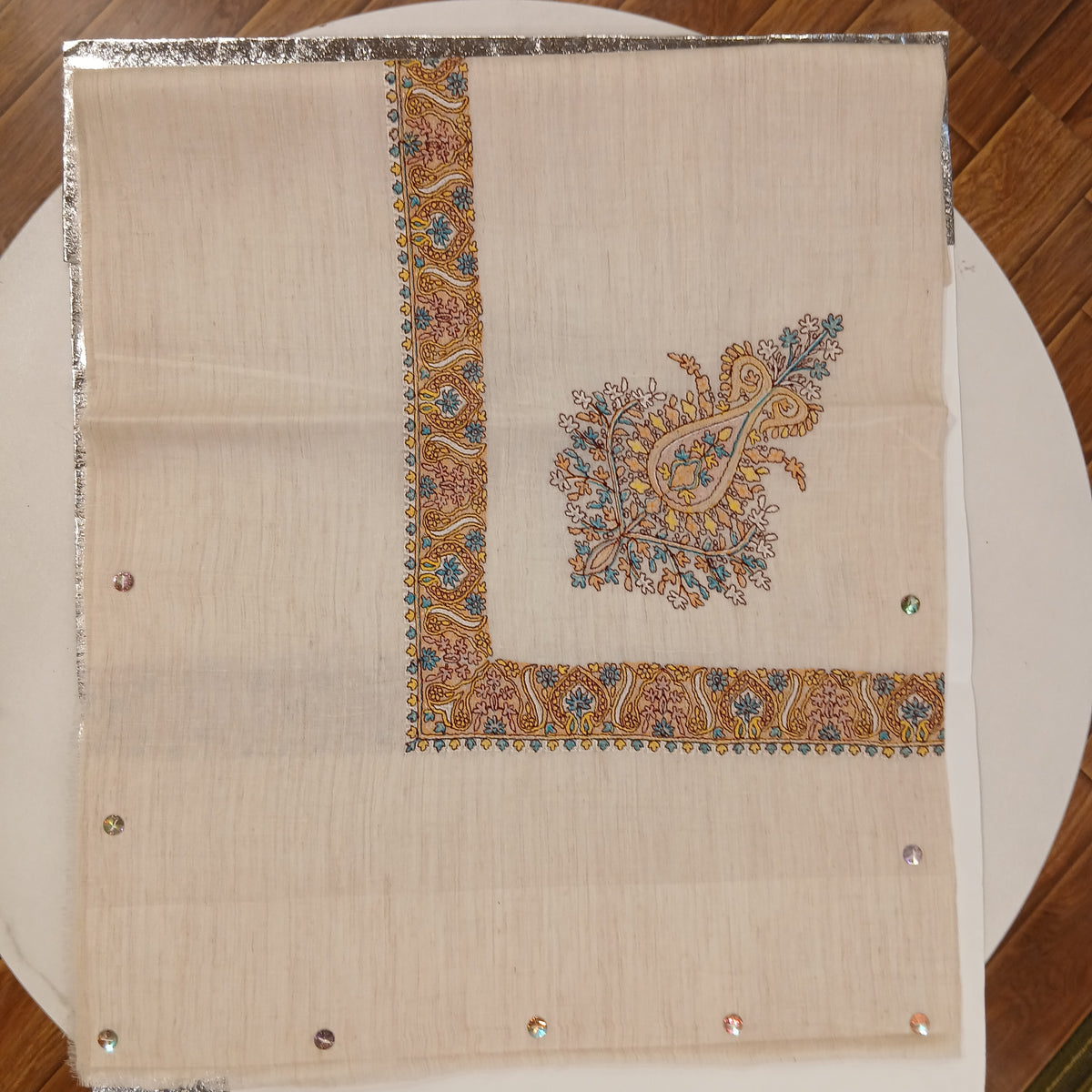 Premium Kashmir Ghutra Shawl –Fine Embroidered Men’s Traditional Headwear