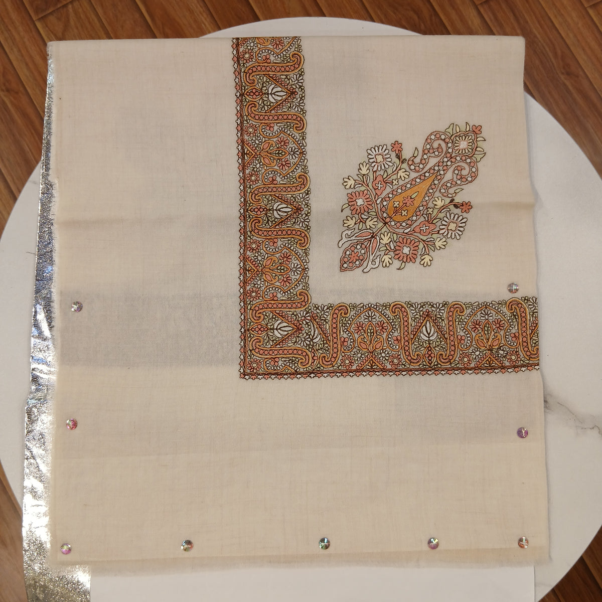 Premium Kashmir Ghutra Shawl –Fine Embroidered Men’s Traditional Headwear