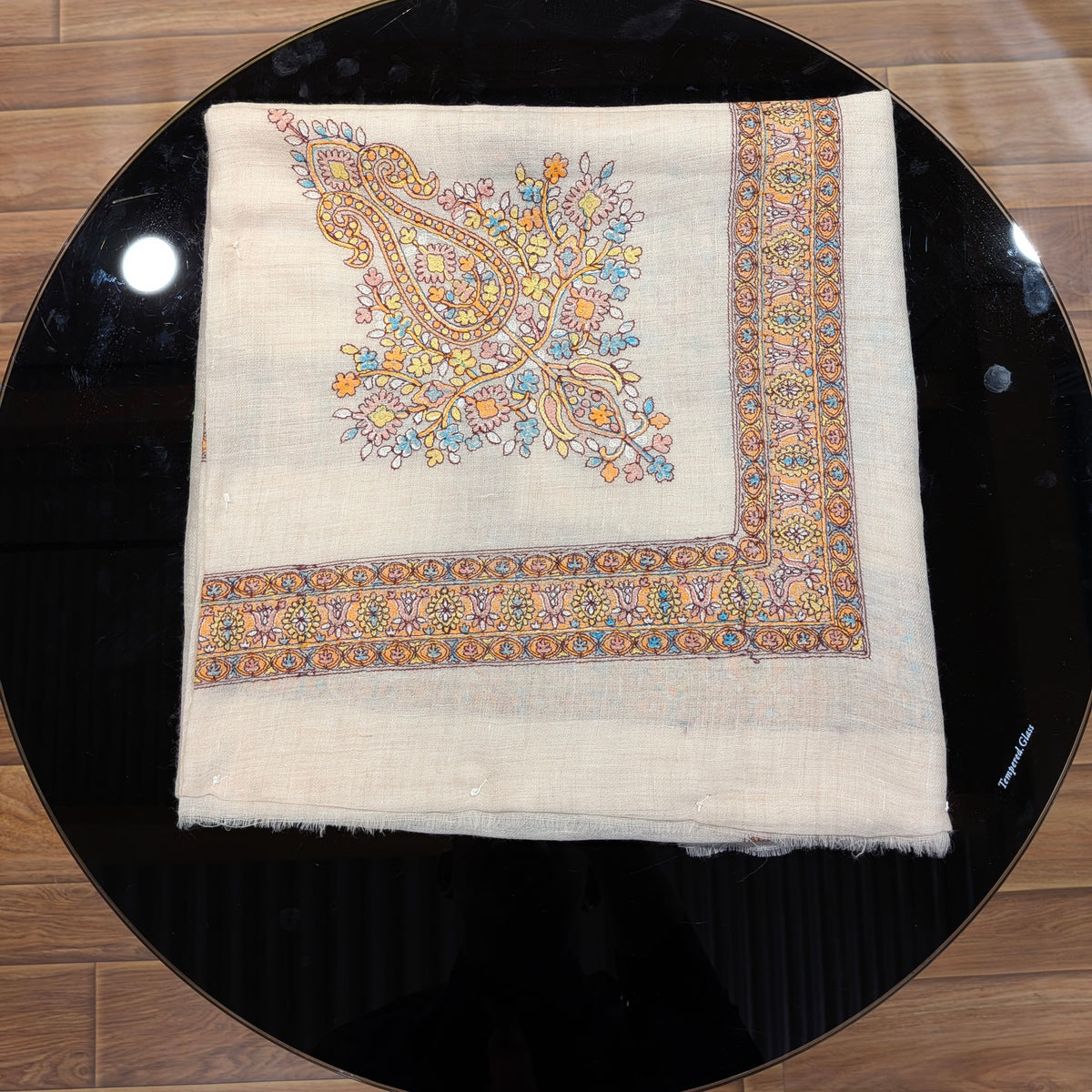 Premium Kashmir Ghutra Shawl – Fine Embroidered Men’s Traditional Headwear