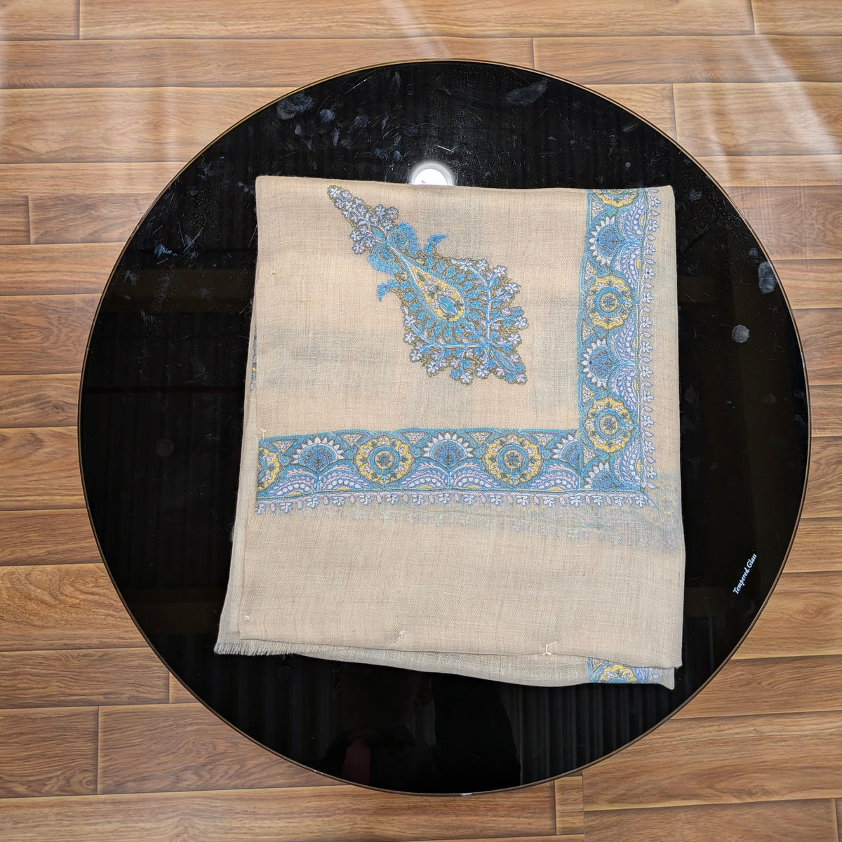 Premium Kashmir Ghutra Shawl – Fine Embroidered Men’s Traditional Headwear