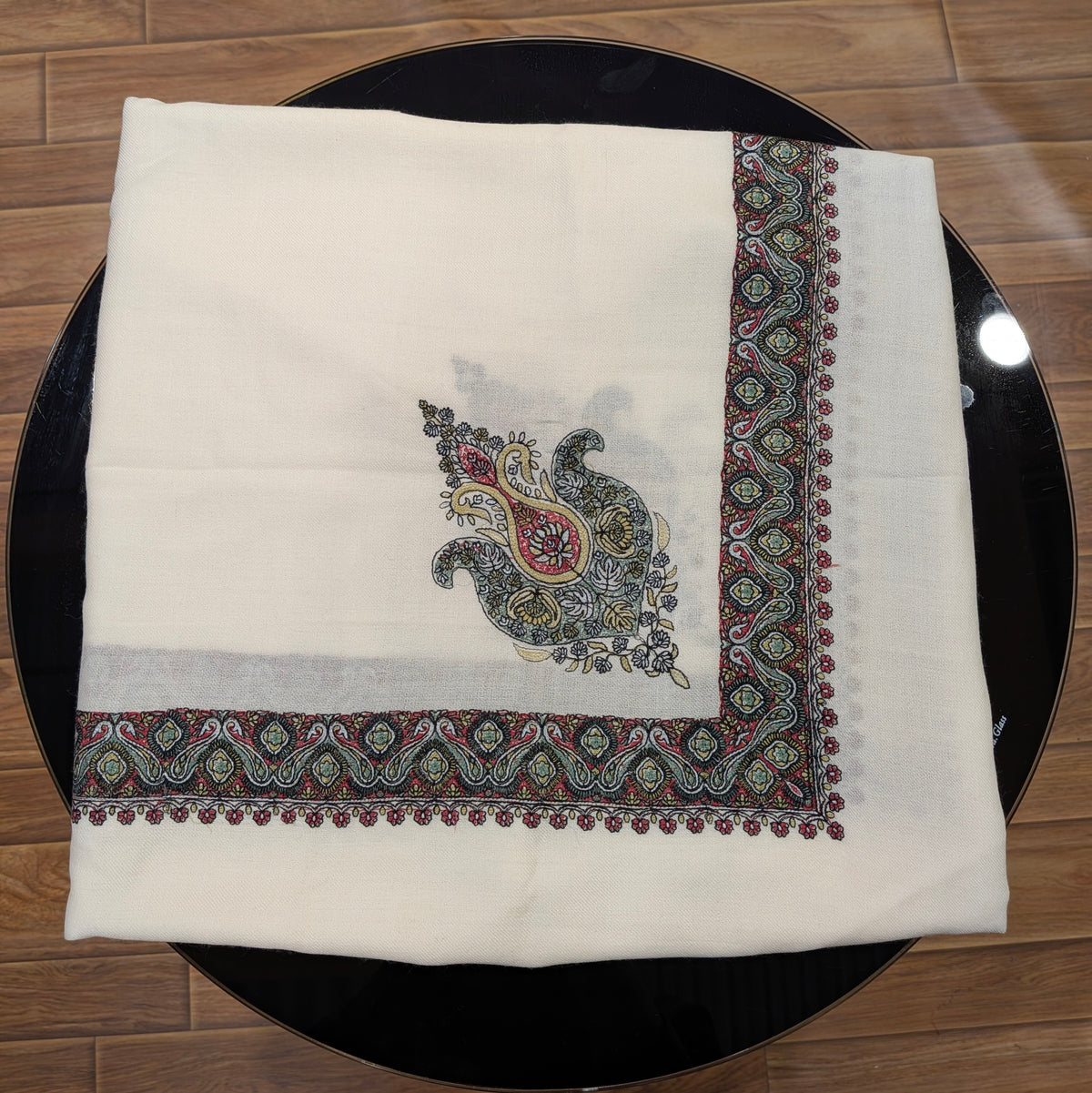 Luxury Kashmir Ghutra shawl-Hand Embroidered Men’s Headwear