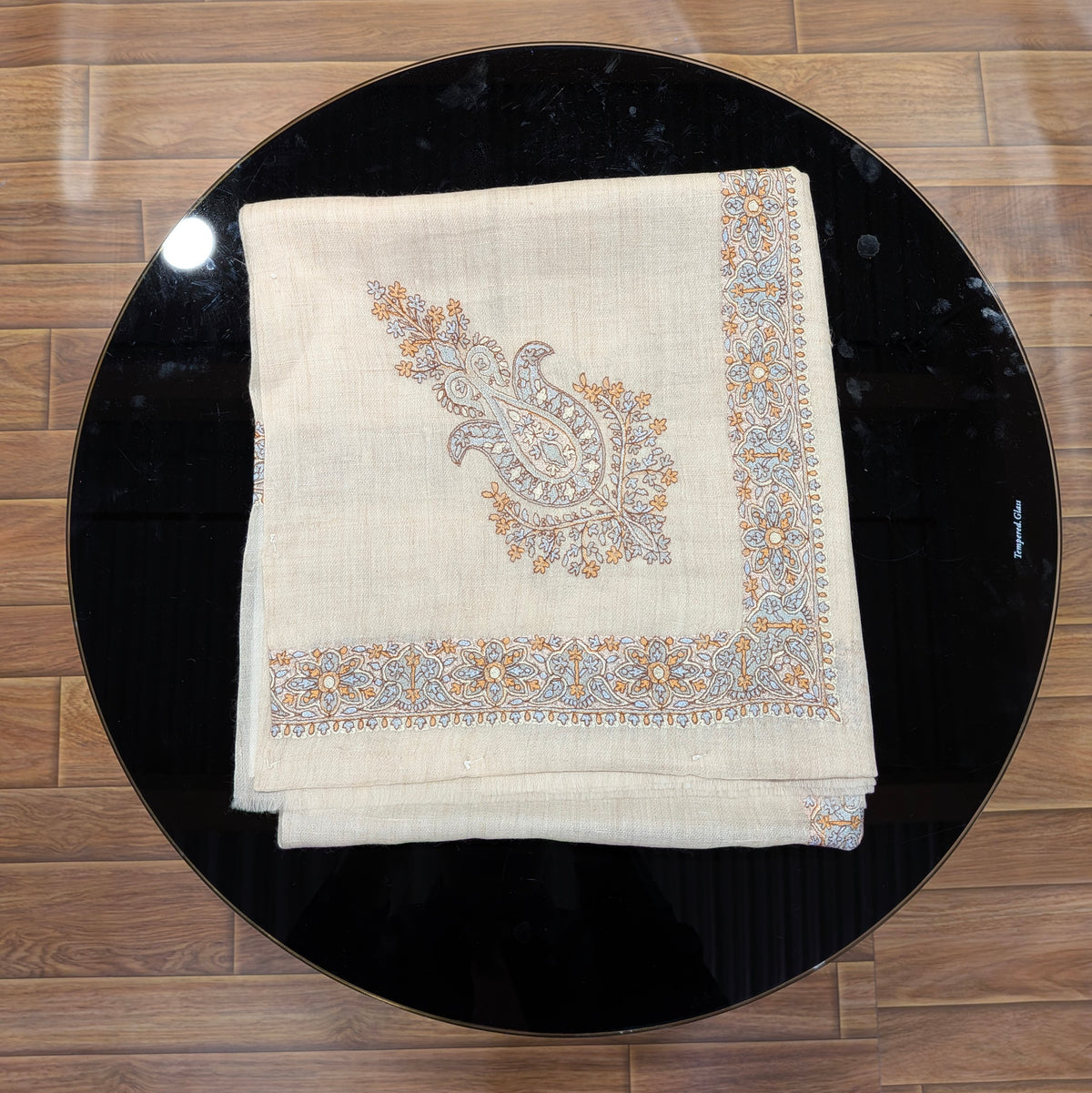 Premium Kashmir Ghutra Shawl – Fine Embroidered Men’s Traditional Headwear