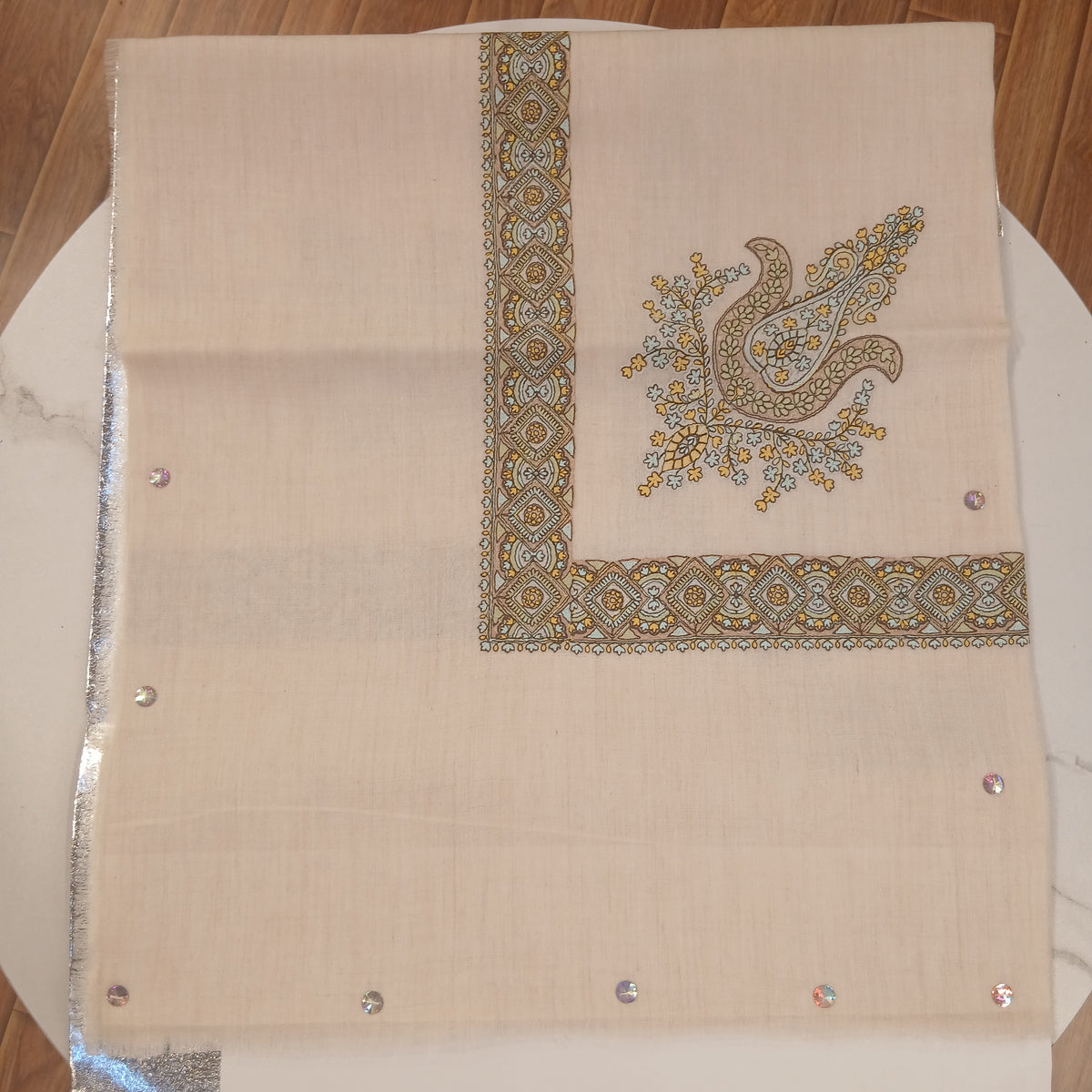 Premium Kashmir Ghutra Shawl –Fine Embroidered Men’s Traditional Headwear