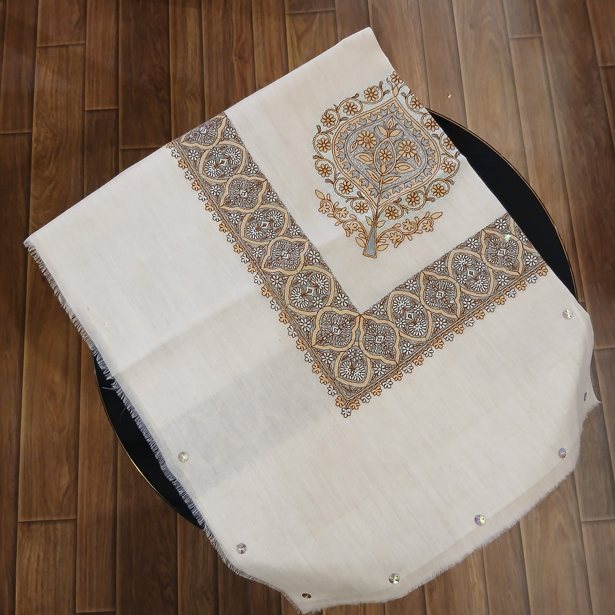 Premium Kashmir Ghutra Shawl –Fine Embroidered Men’s Traditional Headwear