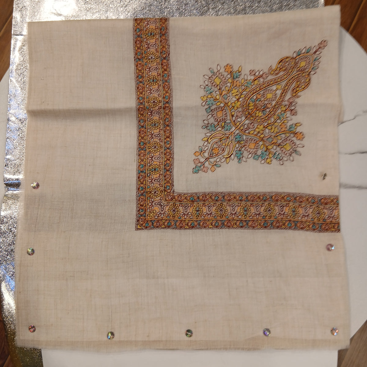 Premium Kashmir Ghutra Shawl –Fine Embroidered Men’s Traditional Headwear