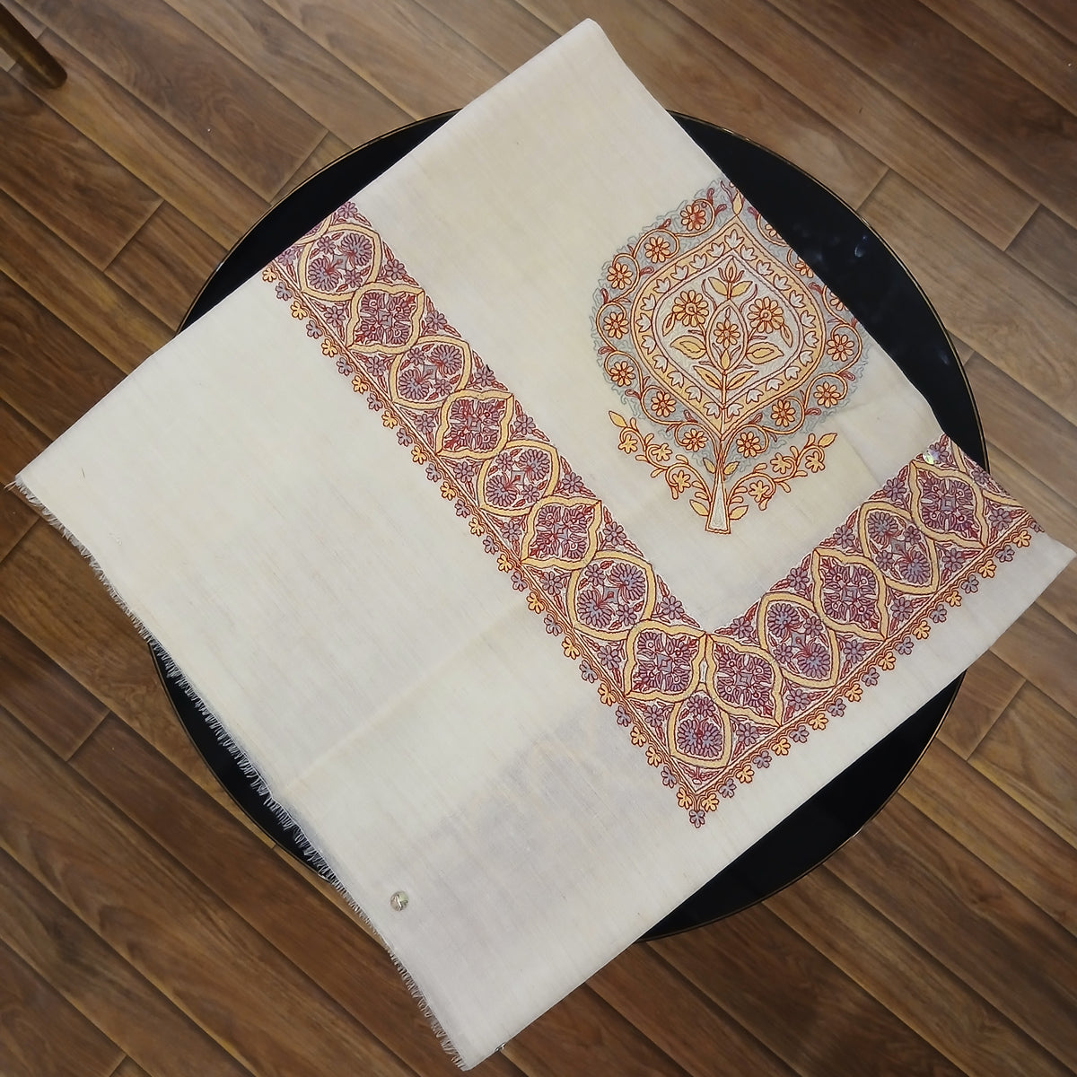 Premium Kashmir Ghutra Shawl –Fine Embroidered Men’s Traditional Headwear