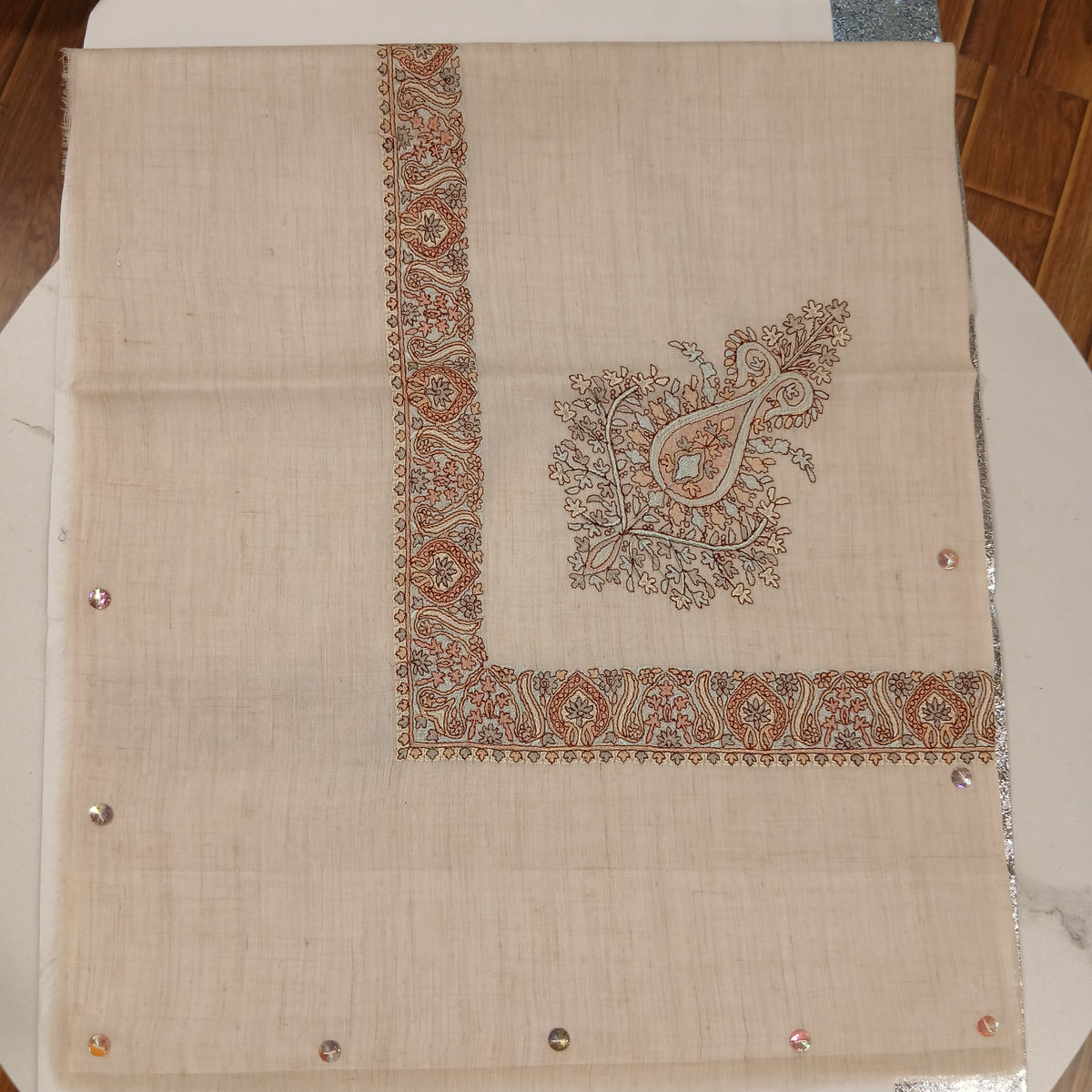 Premium Kashmir Ghutra Shawl –Fine Embroidered Men’s Traditional Headwear